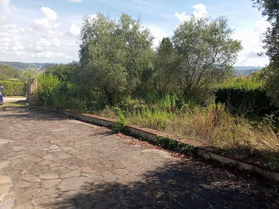 Immagine 14 di Deposito in vendita  a Poggibonsi