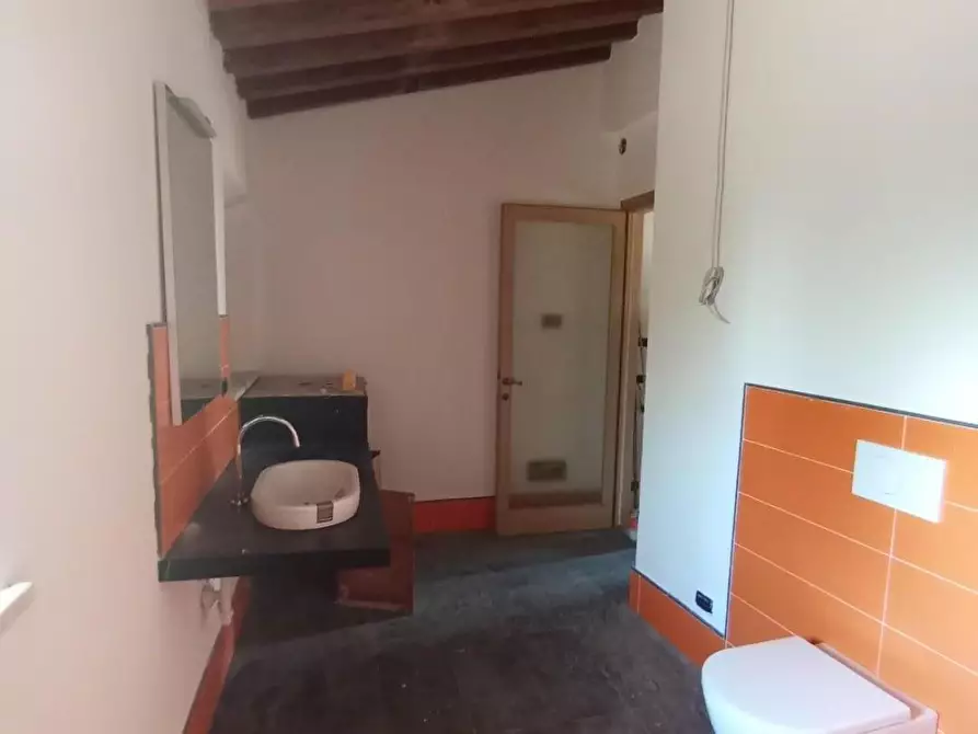 Immagine 9 di Deposito in vendita  a Poggibonsi