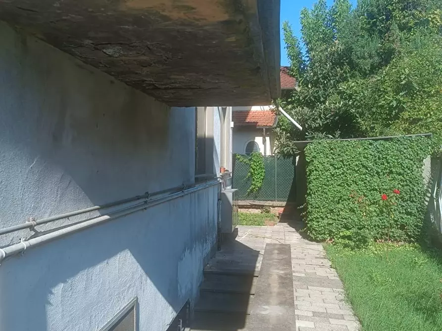 Immagine 3 di Palazzo in vendita  a Barga