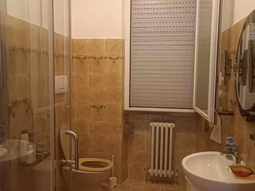 Immagine 18 di Palazzo in vendita  a Barga