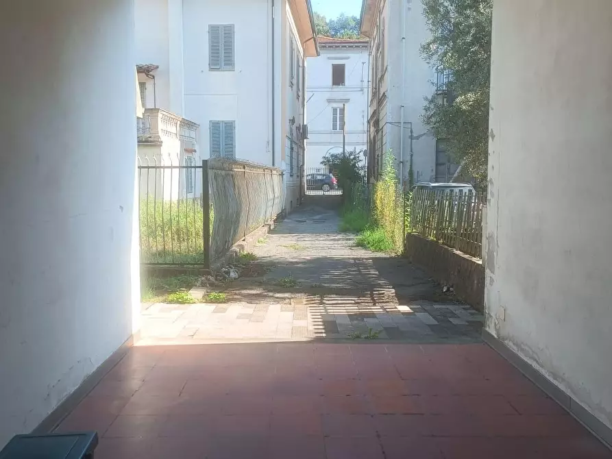 Immagine 4 di Palazzo in vendita  a Barga
