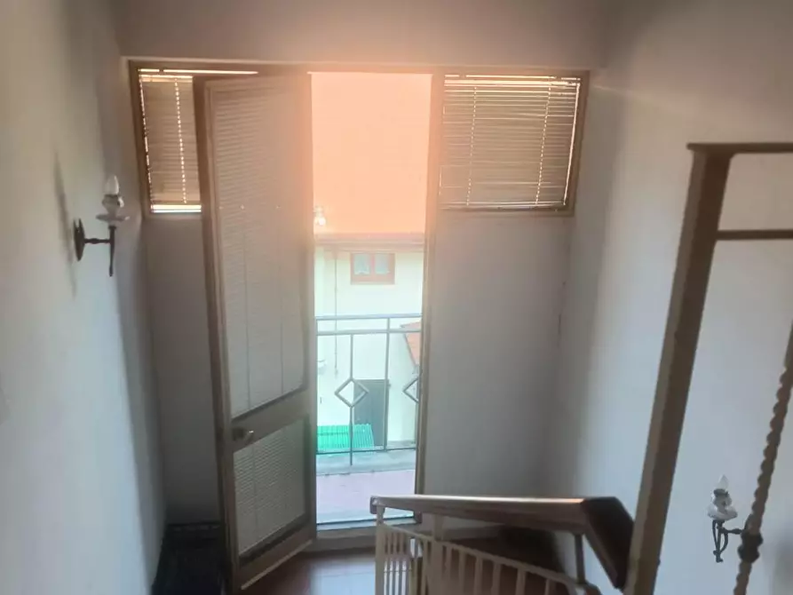 Immagine 10 di Palazzo in vendita  a Barga