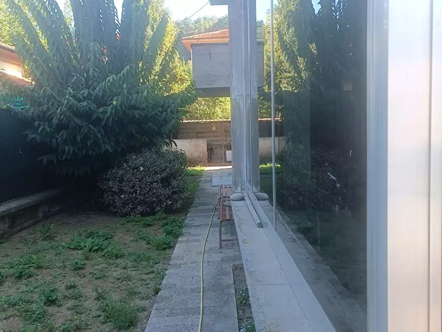 Immagine 5 di Palazzo in vendita  a Barga