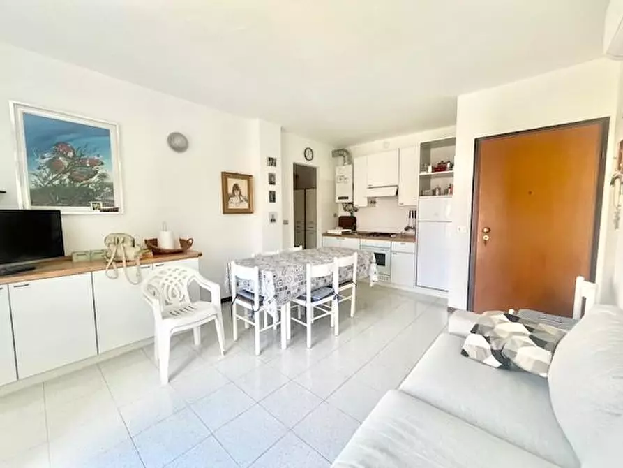 Immagine 8 di Appartamento in vendita  a Ameglia
