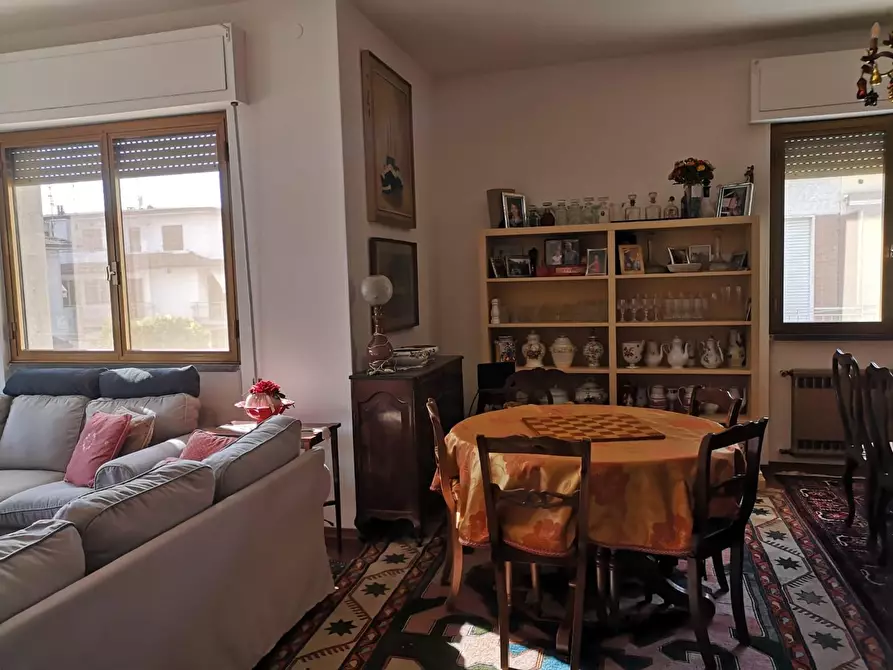 Immagine 5 di Casa semindipendente in vendita  a Viareggio