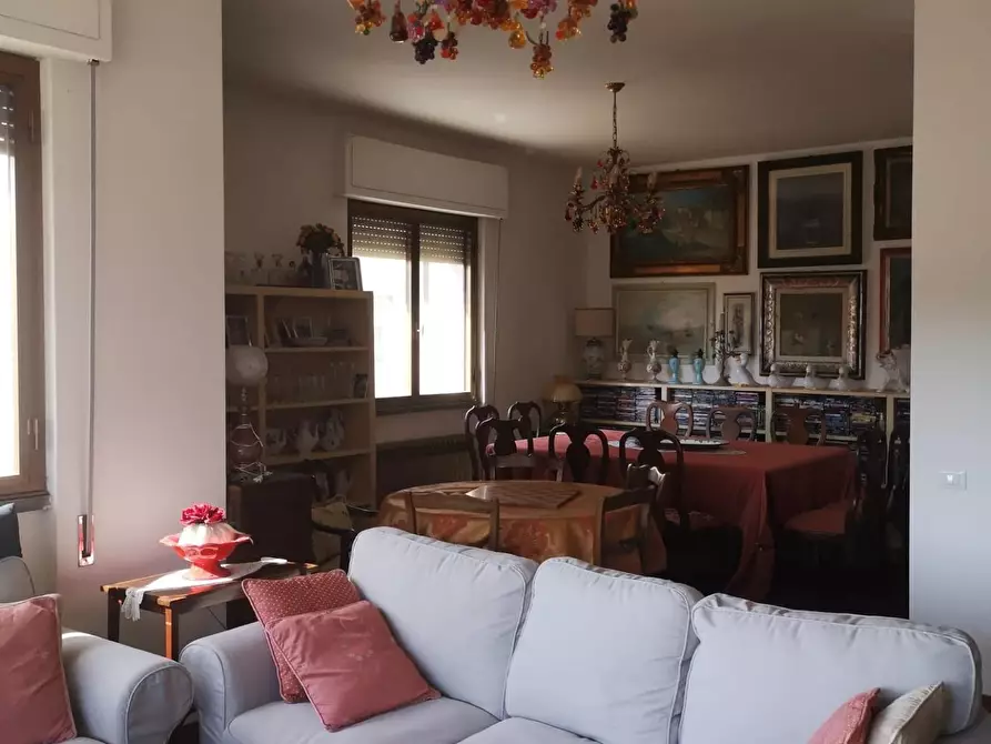 Immagine 3 di Casa semindipendente in vendita  a Viareggio