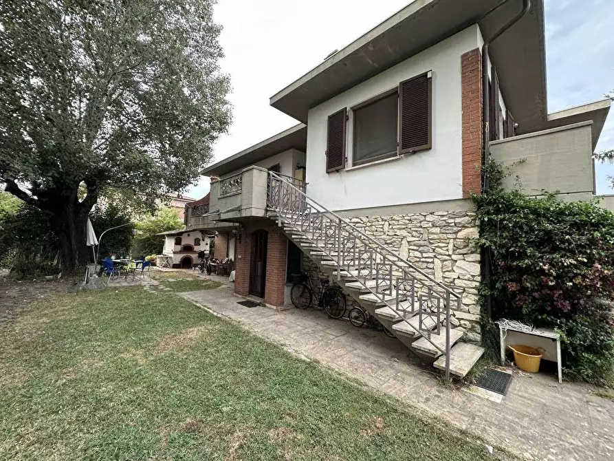 Immagine 13 di Casa indipendente in vendita  a Carrara