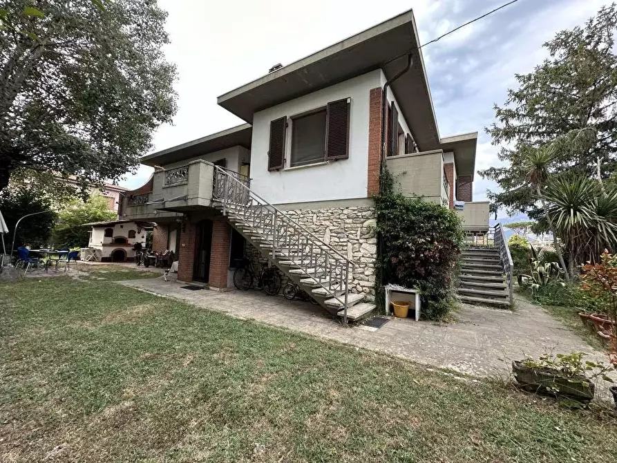 Immagine 14 di Casa indipendente in vendita  a Carrara