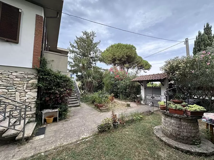 Immagine 16 di Casa indipendente in vendita  a Carrara