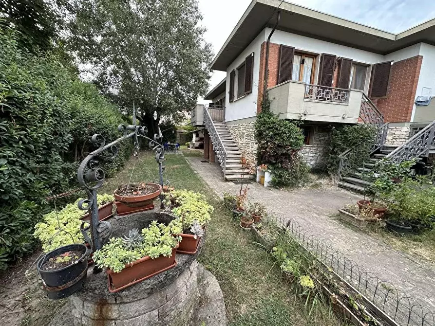 Immagine 2 di Casa indipendente in vendita  a Carrara