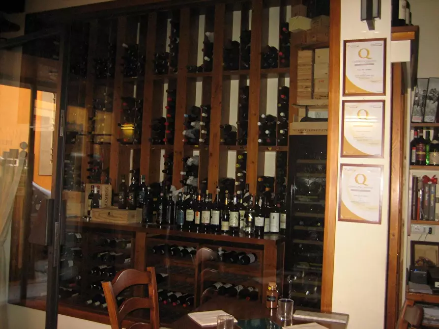 Immagine 3 di Locale commerciale in vendita  a Pisa