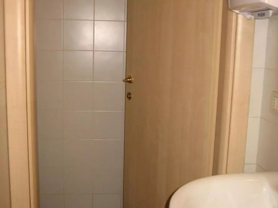 Immagine 8 di Locale commerciale in vendita  a Pisa