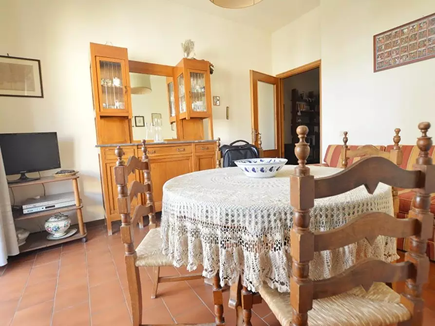 Immagine 5 di Appartamento in vendita  a Lucca