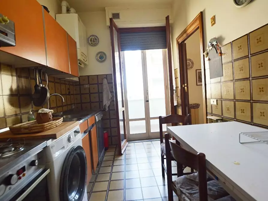 Immagine 7 di Appartamento in vendita  a Lucca