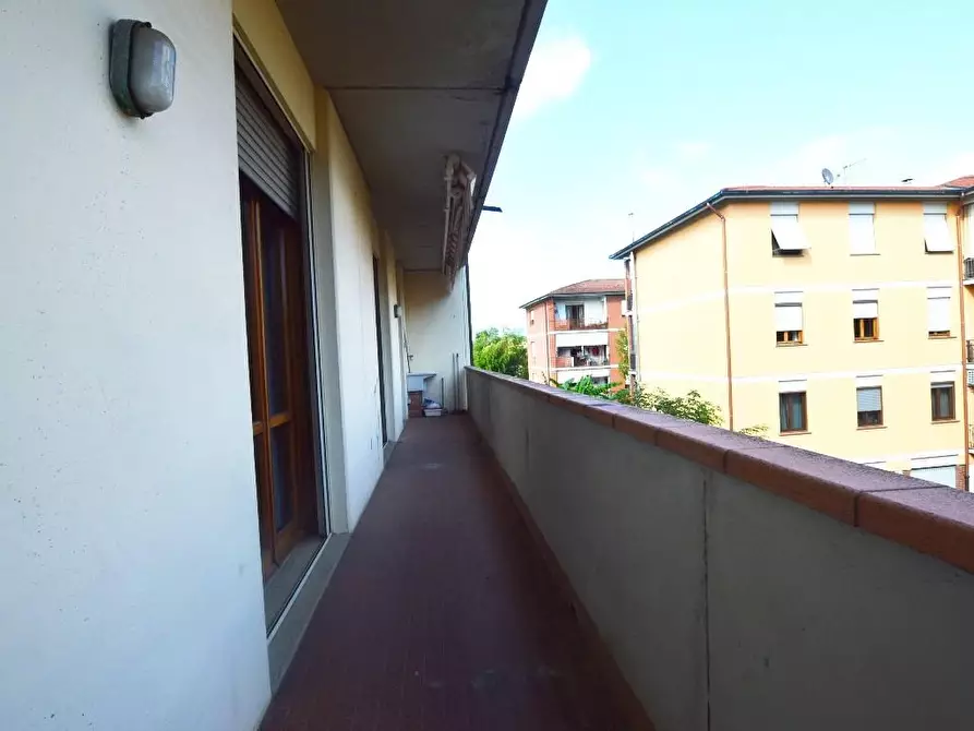 Immagine 8 di Appartamento in vendita  a Lucca
