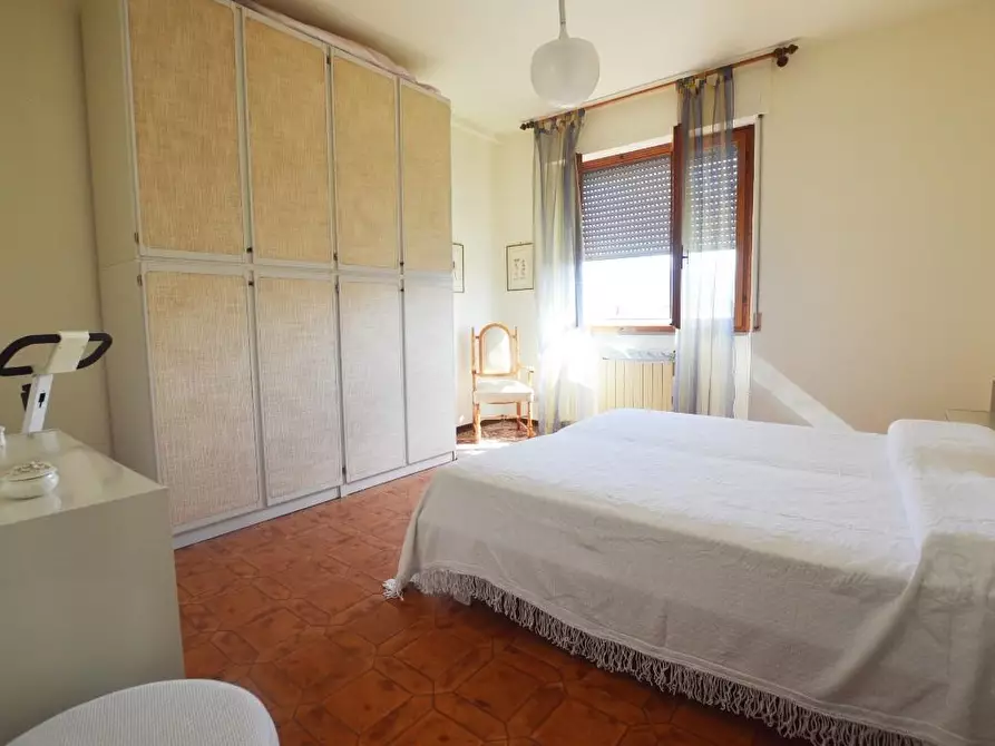 Immagine 19 di Appartamento in vendita  a Lucca