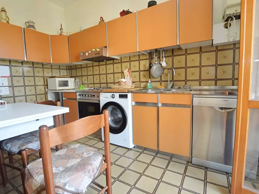 Immagine 6 di Appartamento in vendita  a Lucca