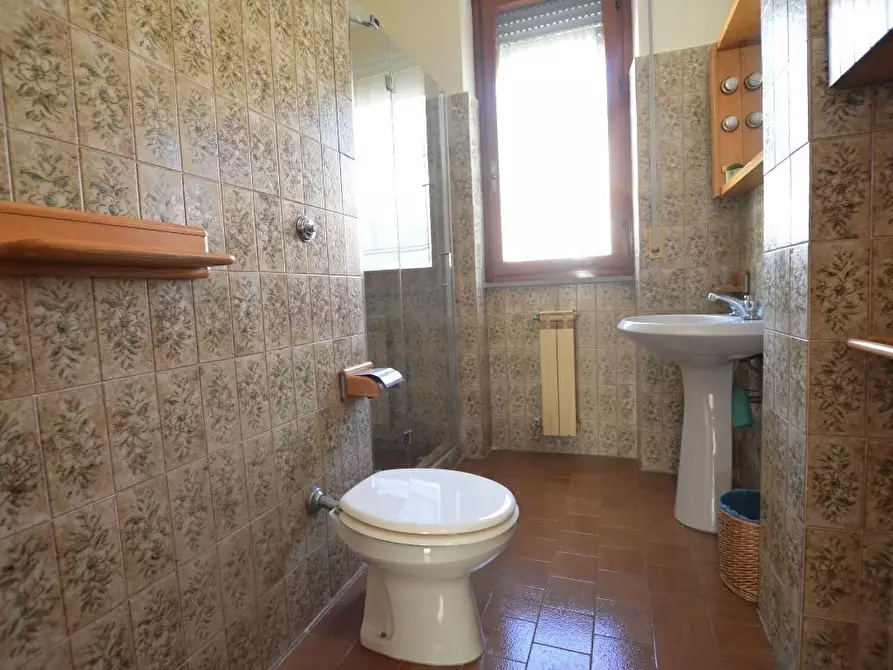 Immagine 23 di Appartamento in vendita  a Lucca