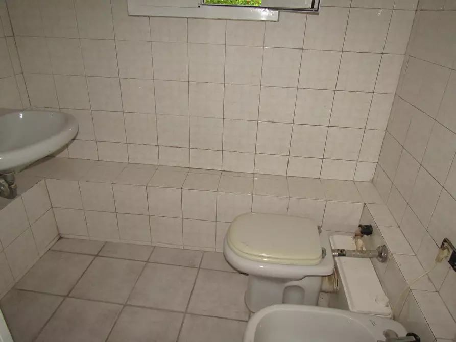 Immagine 20 di Porzione di casa in vendita  a Carrara