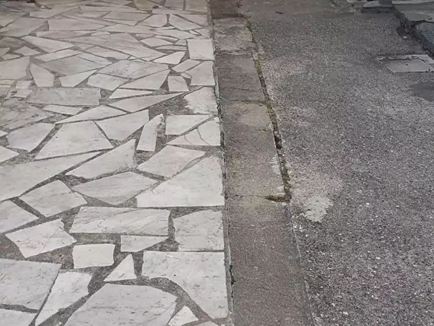 Immagine 11 di Porzione di casa in vendita  a Carrara