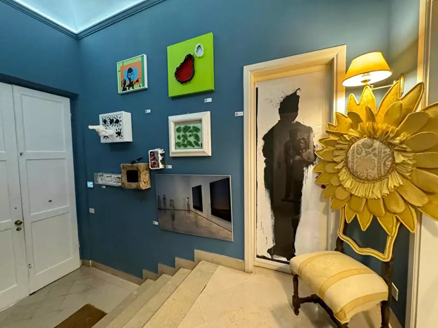 Immagine 11 di Villa in vendita  a Viareggio