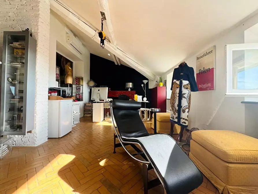 Immagine 62 di Villa in vendita  a Viareggio