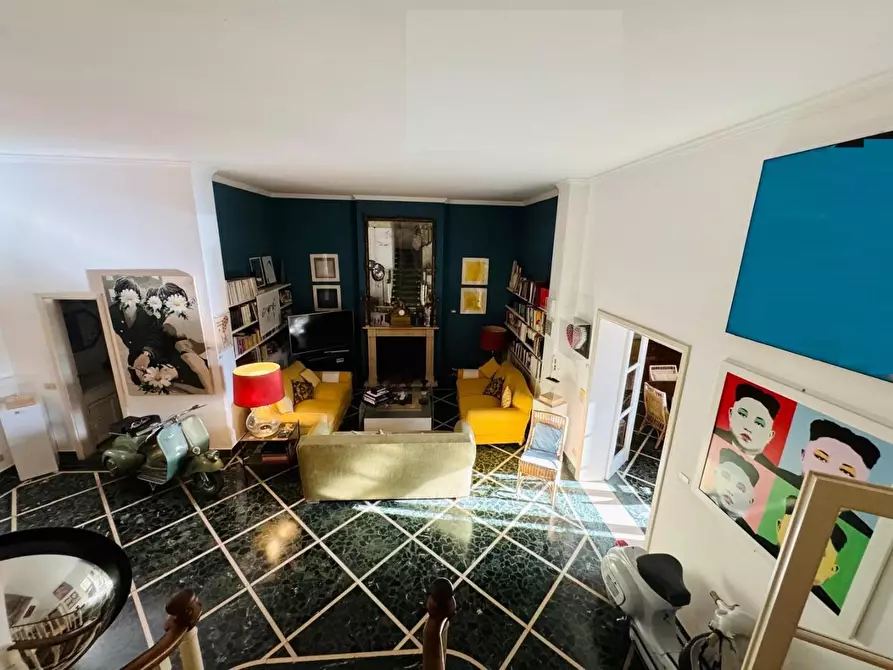 Immagine 57 di Villa in vendita  a Viareggio