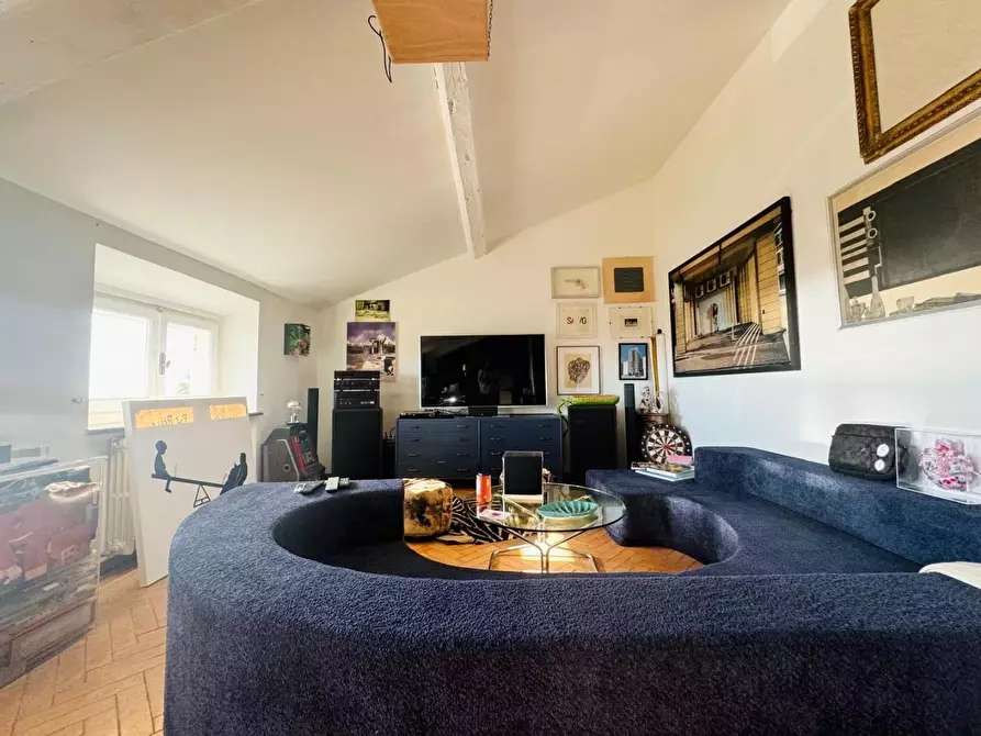 Immagine 56 di Villa in vendita  a Viareggio