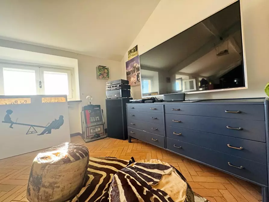 Immagine 42 di Villa in vendita  a Viareggio