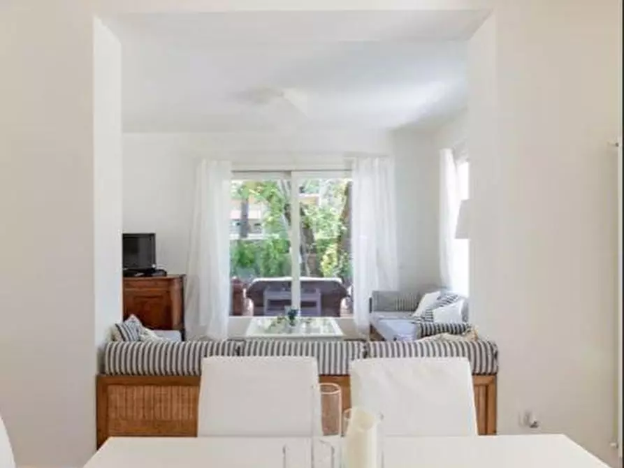 Immagine 12 di Villa in affitto  a Forte Dei Marmi