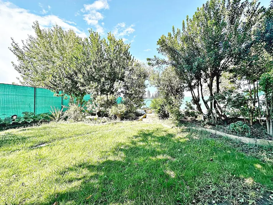 Immagine 23 di Villetta a schiera in vendita  a Campi Bisenzio