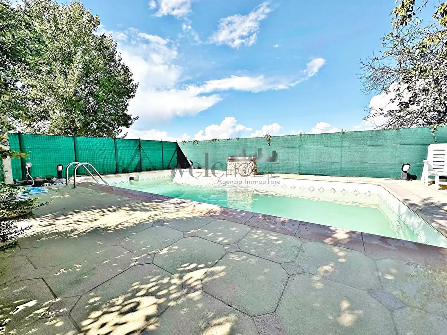 Immagine 21 di Villetta a schiera in vendita  a Campi Bisenzio