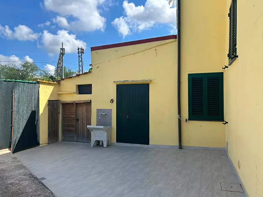 Immagine 43 di Terratetto in vendita  a Pisa