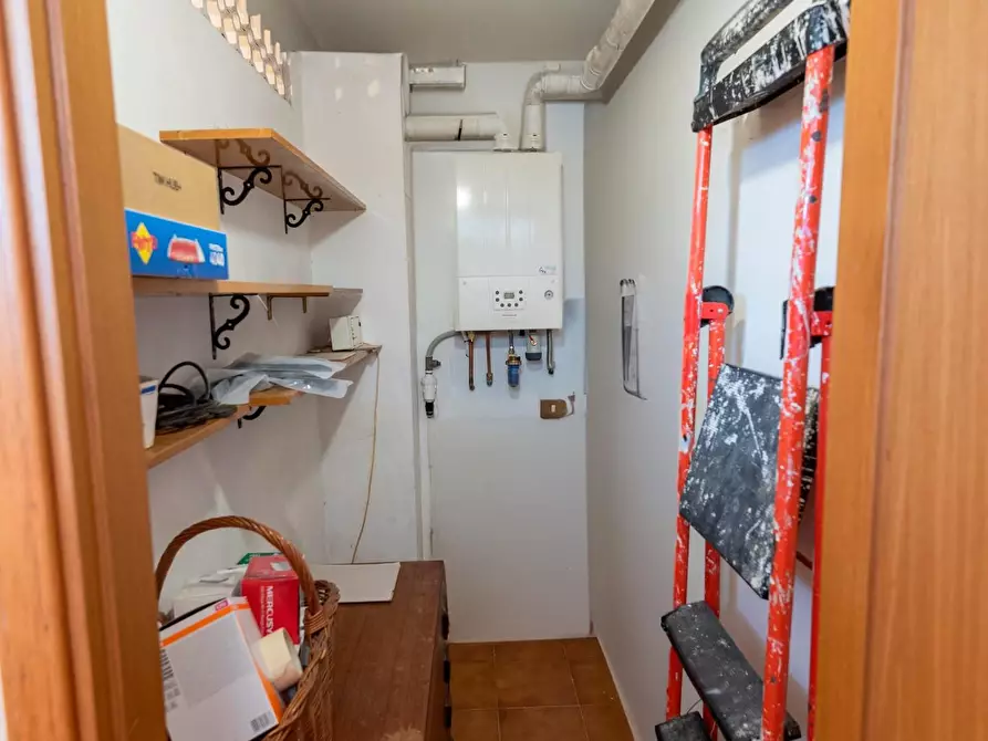 Immagine 4 di Porzione di casa in vendita  a Ortonovo