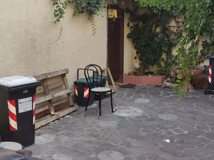 Immagine 4 di Locale commerciale in affitto  a Livorno