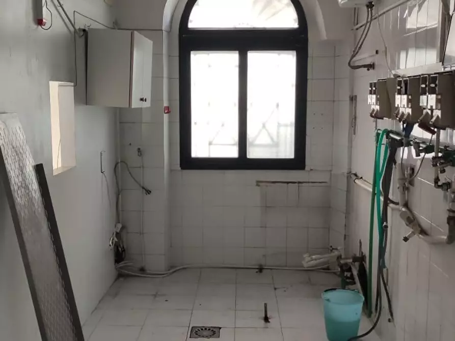 Immagine 3 di Locale commerciale in affitto  a Livorno