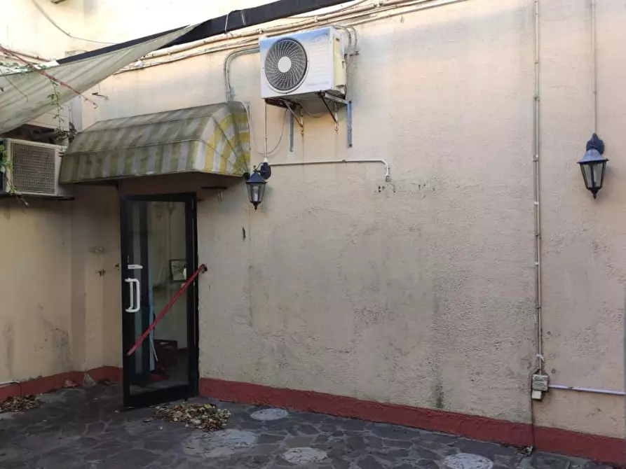 Immagine 6 di Locale commerciale in affitto  a Livorno