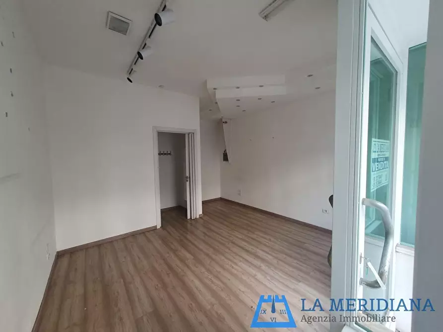 Immagine 9 di Locale commerciale in vendita  a Lamporecchio