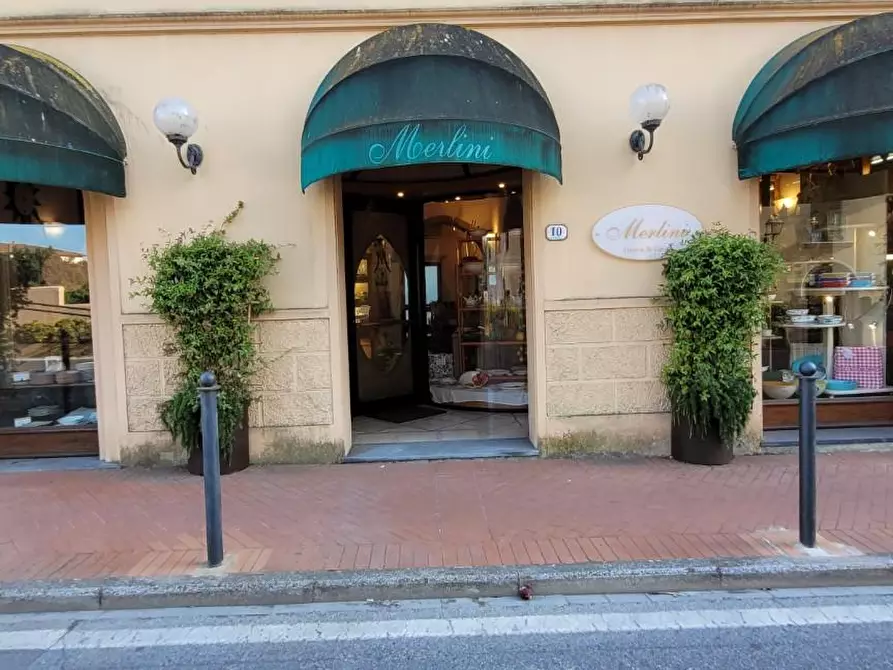 Immagine 48 di Locale commerciale in vendita  a Ponsacco