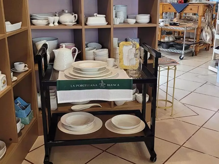 Immagine 46 di Locale commerciale in vendita  a Ponsacco