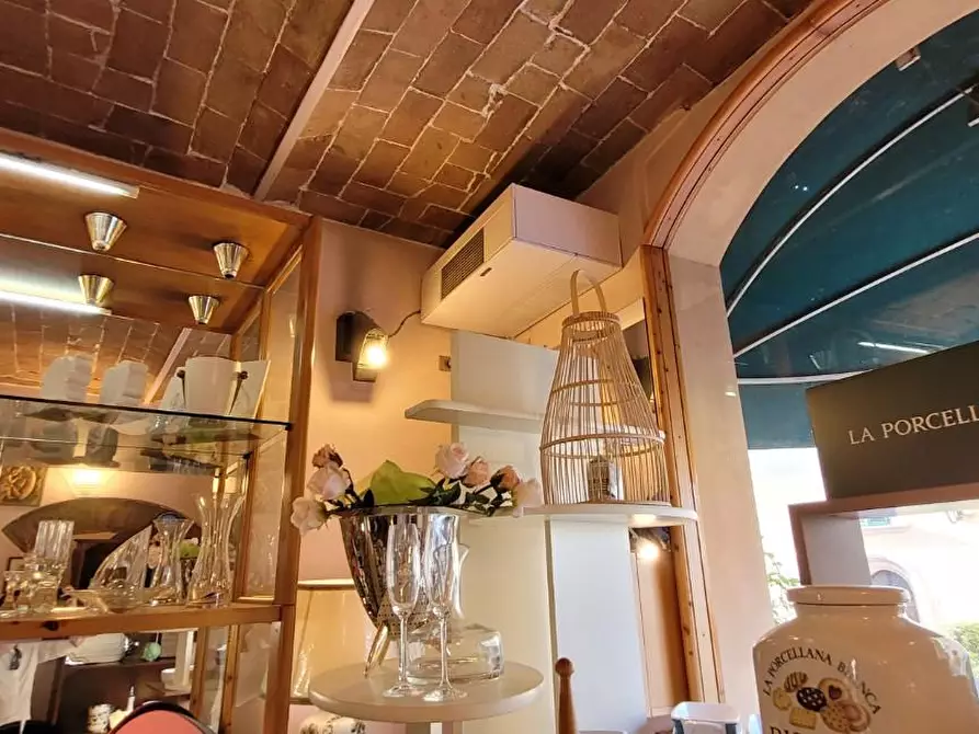 Immagine 22 di Locale commerciale in vendita  a Ponsacco