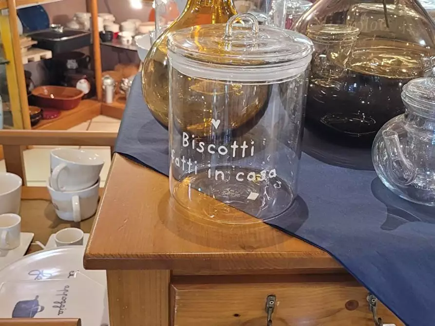 Immagine 35 di Locale commerciale in vendita  a Ponsacco