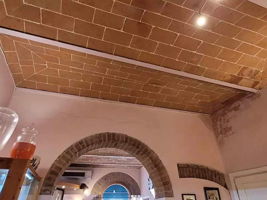 Immagine 29 di Locale commerciale in vendita  a Ponsacco