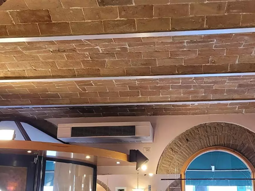 Immagine 28 di Locale commerciale in vendita  a Ponsacco