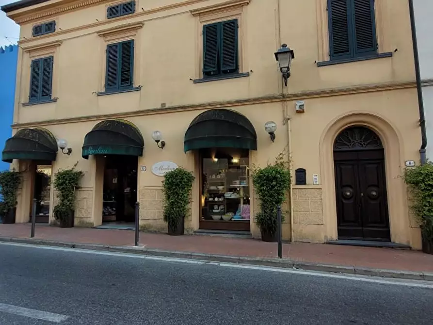 Immagine 47 di Locale commerciale in vendita  a Ponsacco