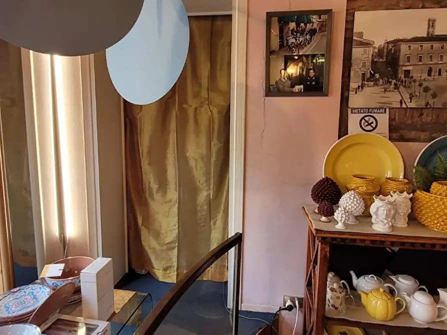 Immagine 27 di Locale commerciale in vendita  a Ponsacco