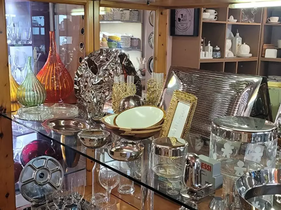 Immagine 45 di Locale commerciale in vendita  a Ponsacco