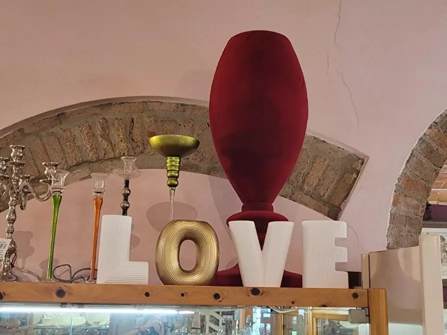 Immagine 36 di Locale commerciale in vendita  a Ponsacco