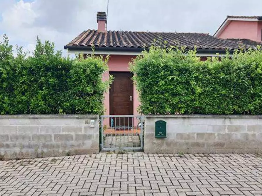 Immagine 1 di Villa in vendita  a Casciana Terme Lari