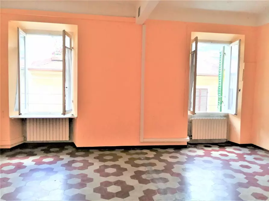 Immagine 2 di Appartamento in vendita  a Massa